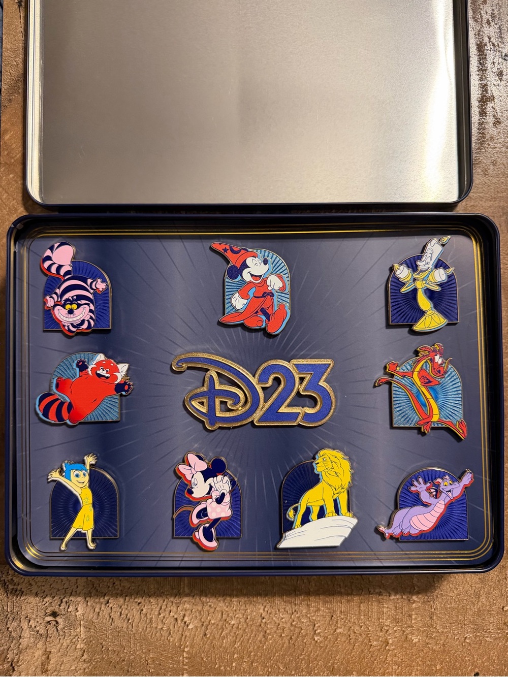 D23 Gold Member 2025 Limited Release Ten Pin Box Set - Picture 3 of 9